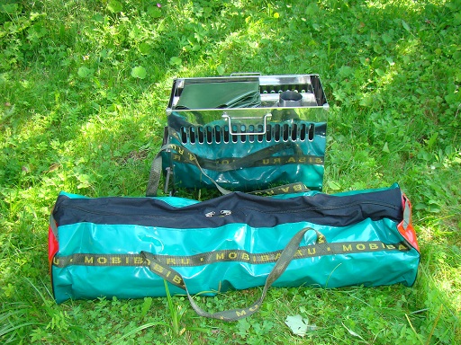 Стандартный комплект: сумка, внутри которой тенты и каркас, и печь Медиана