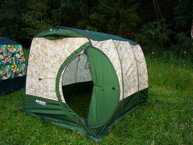 МБ-103 в режиме отапливаемой палатки, перегородка отстёгнута