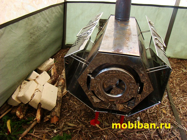 Печь Согра в предбаннике Мобиба МБ-104